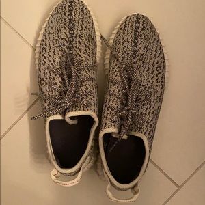 Yeezy 350 original colorway Turtledove (2015)